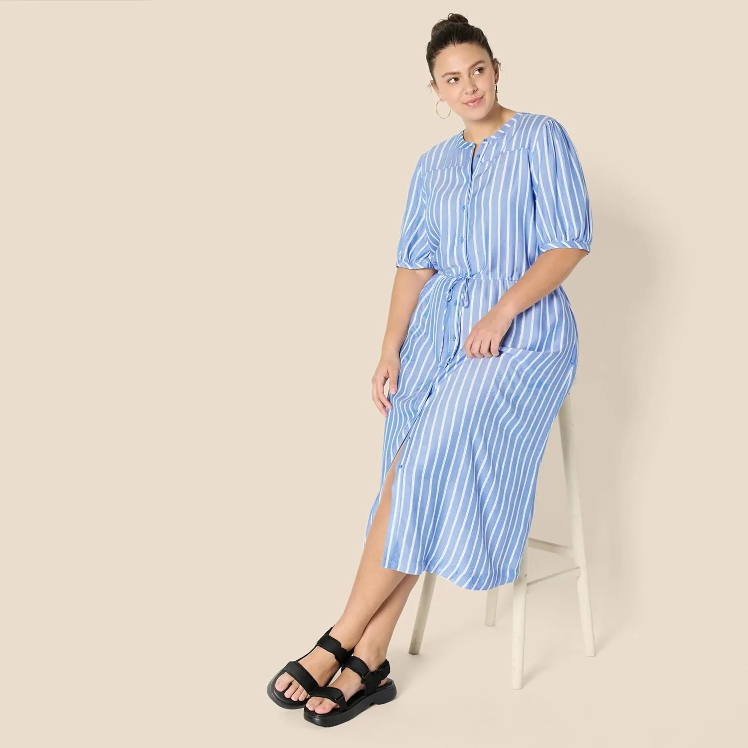 Amazon Essentials Women's Relaxed Fit Half-Sleeve Waisted Midi A-Line Dress