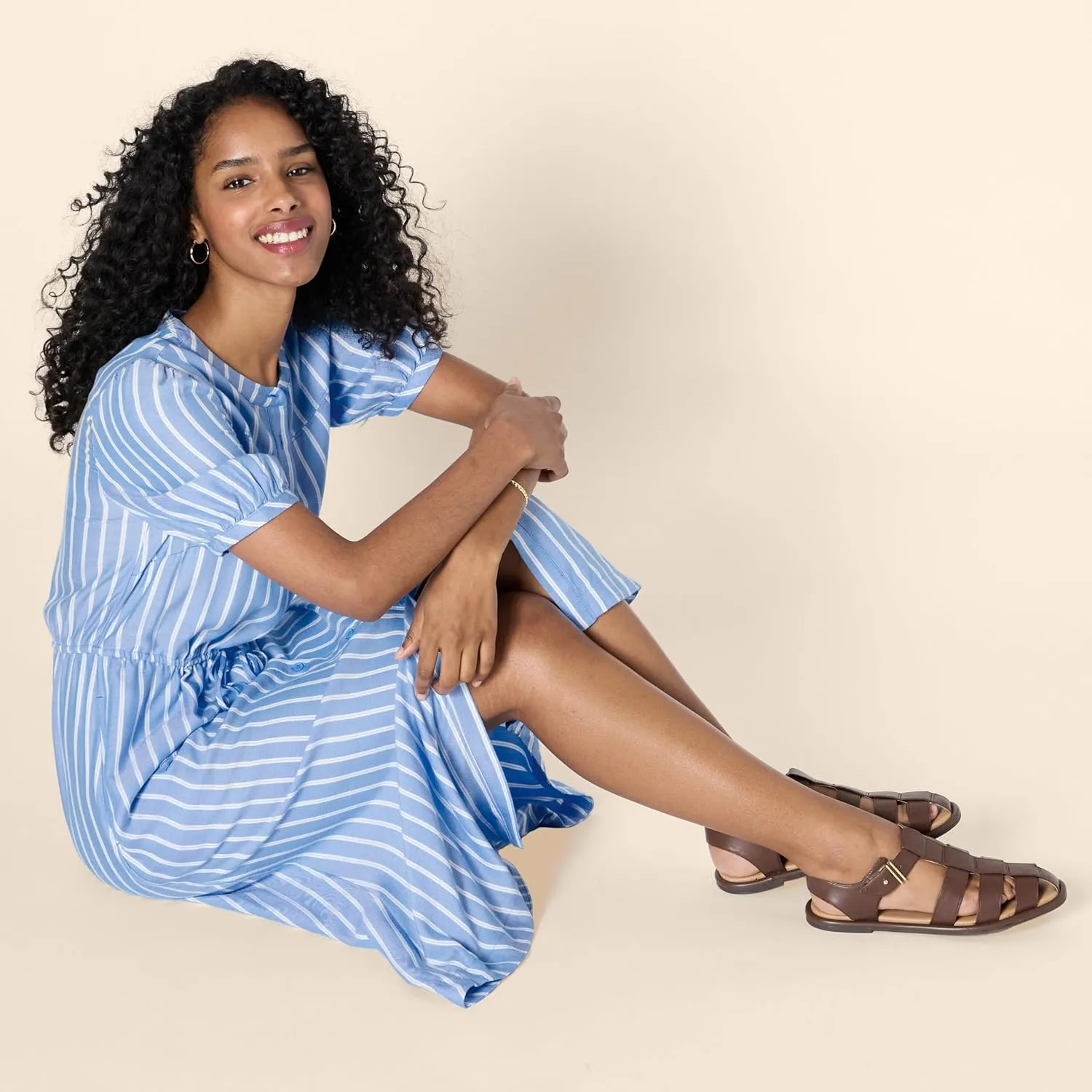 Amazon Essentials Women's Relaxed Fit Half-Sleeve Waisted Midi A-Line Dress