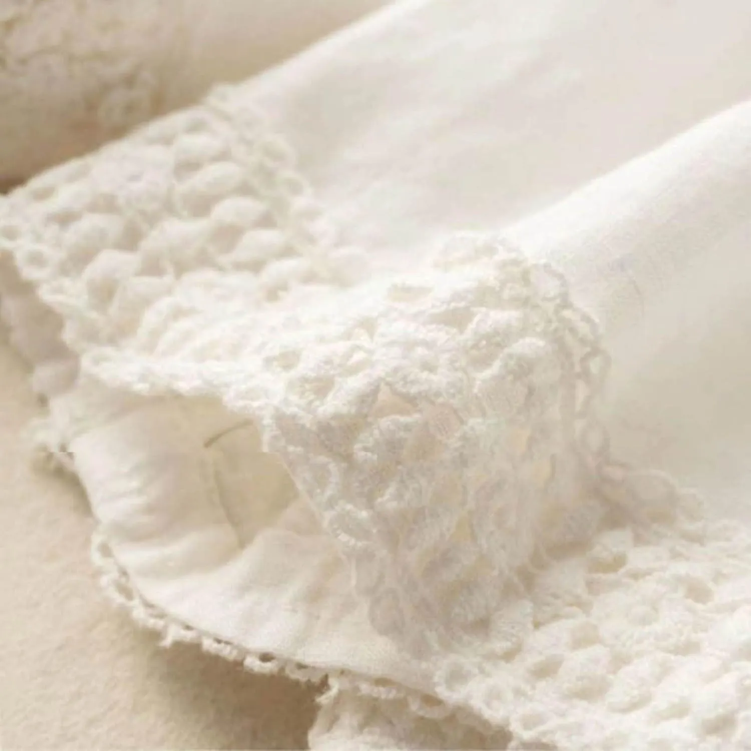 Linen Shorts for Women 2025 Summer Casual Lace Embroidery Shorts Comfy Elastic Waist Gauze Lounge Short with Pockets